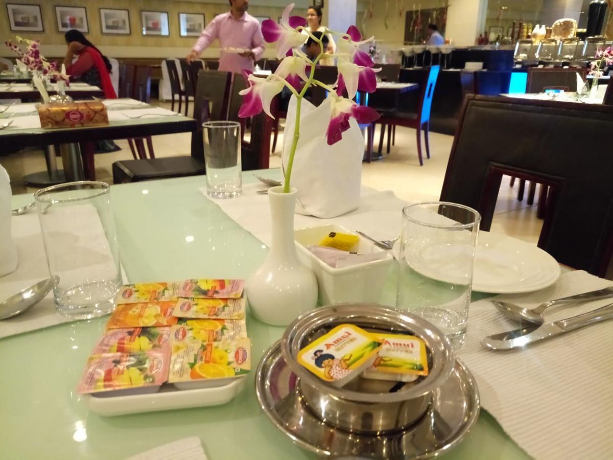 Hampshire Plaza Hotel Hyderabad Luaran gambar